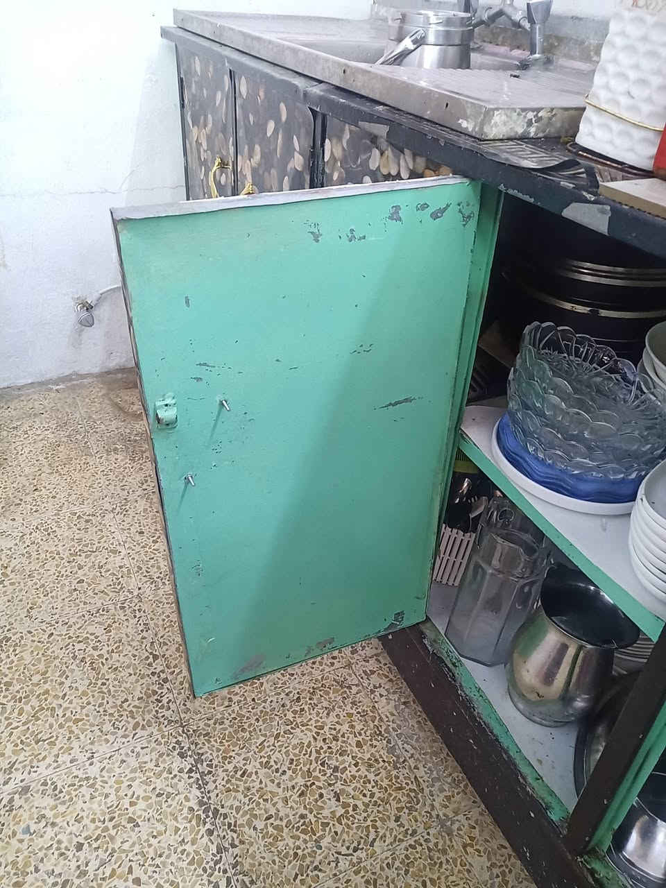 كاونتر للبيع سعر  140 والله لو ما محتاجه ما ابيعه حيل خدمي حديد قوي بس قاعده ايجار مضطره ابيعه


**إذا كنت صاحب هذا الإعلان وتريد حذفه لأي سبب، رجاءا أرسل رسالة إلى الدعم الفني**