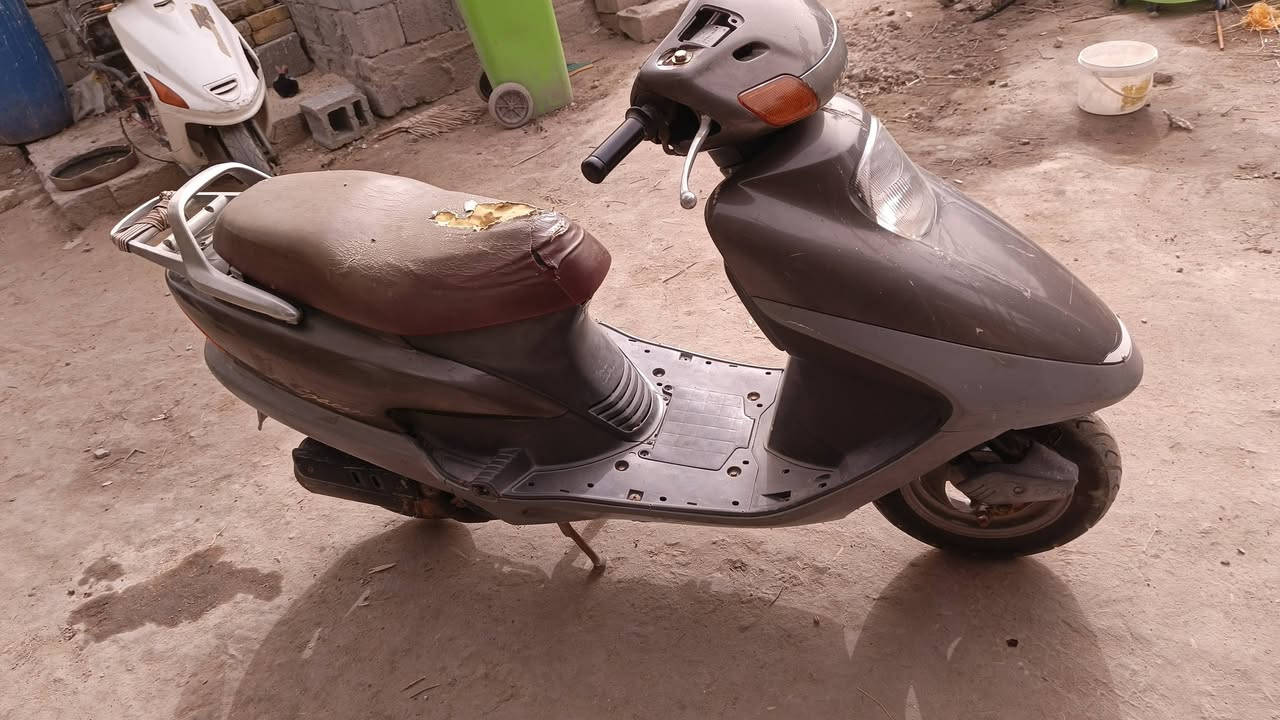 دراجه للبيع هونده سبيسي شغاله من الطول لطول كلها شغاله سلف لايت بكلايت كلها شغاله مكينه ناعمه اة صافيه دراجه شغل وطلت وين ما تريد سعرها ٤٢٥ او بيها مجال مكاني هوير شلهت الحجاج هاذ رقمي ***********
