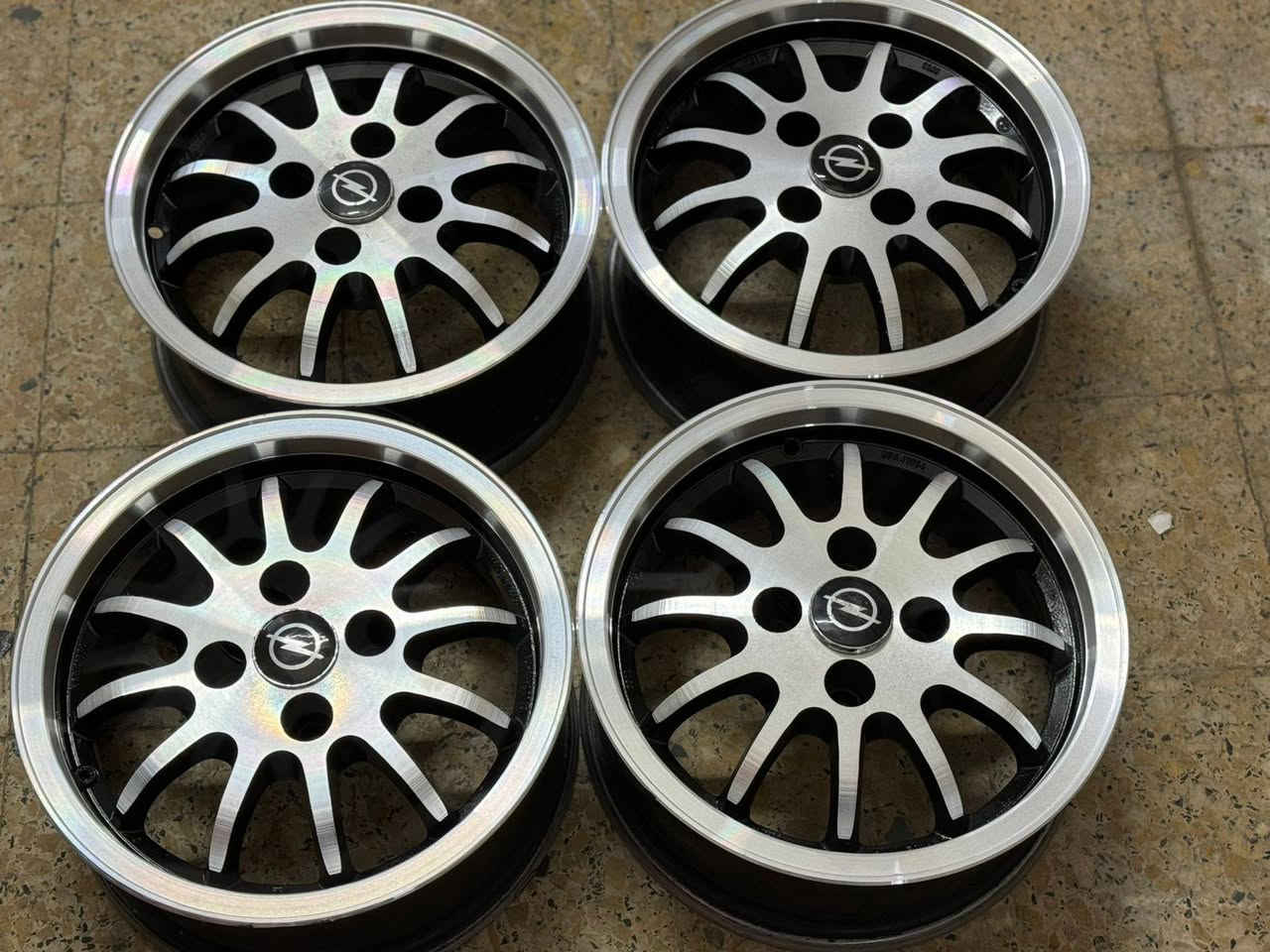 ويل كب فكتره  نظيف حيل شرط لا عواج ولا تصليح ولا لحيم حجم 14 لبيع او مرواس السعر200الف
مكان موصل كراج شمال اتصل  
***********
***********
