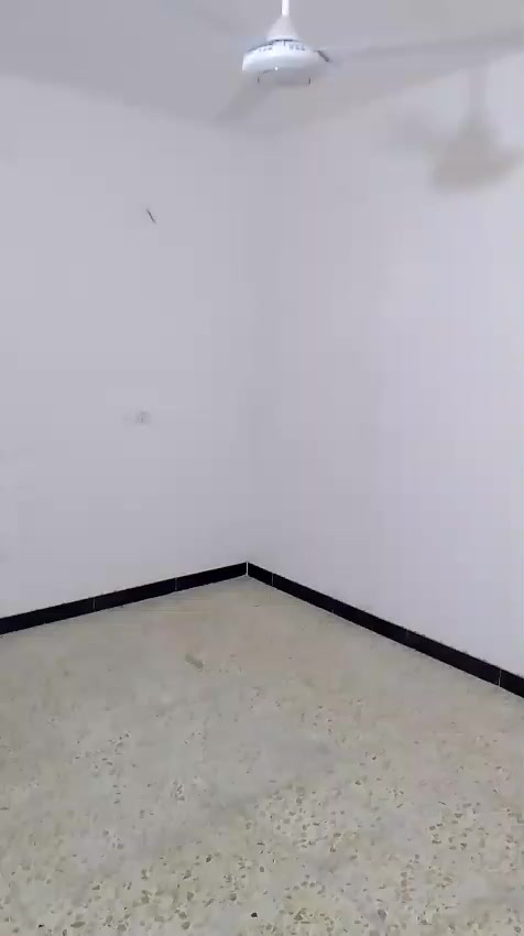 السلام عليكم دار للايجار
 مساحه ١٠٠ متر في الزعفرانية قرب معمل الغاز *********** كامل خدمات
