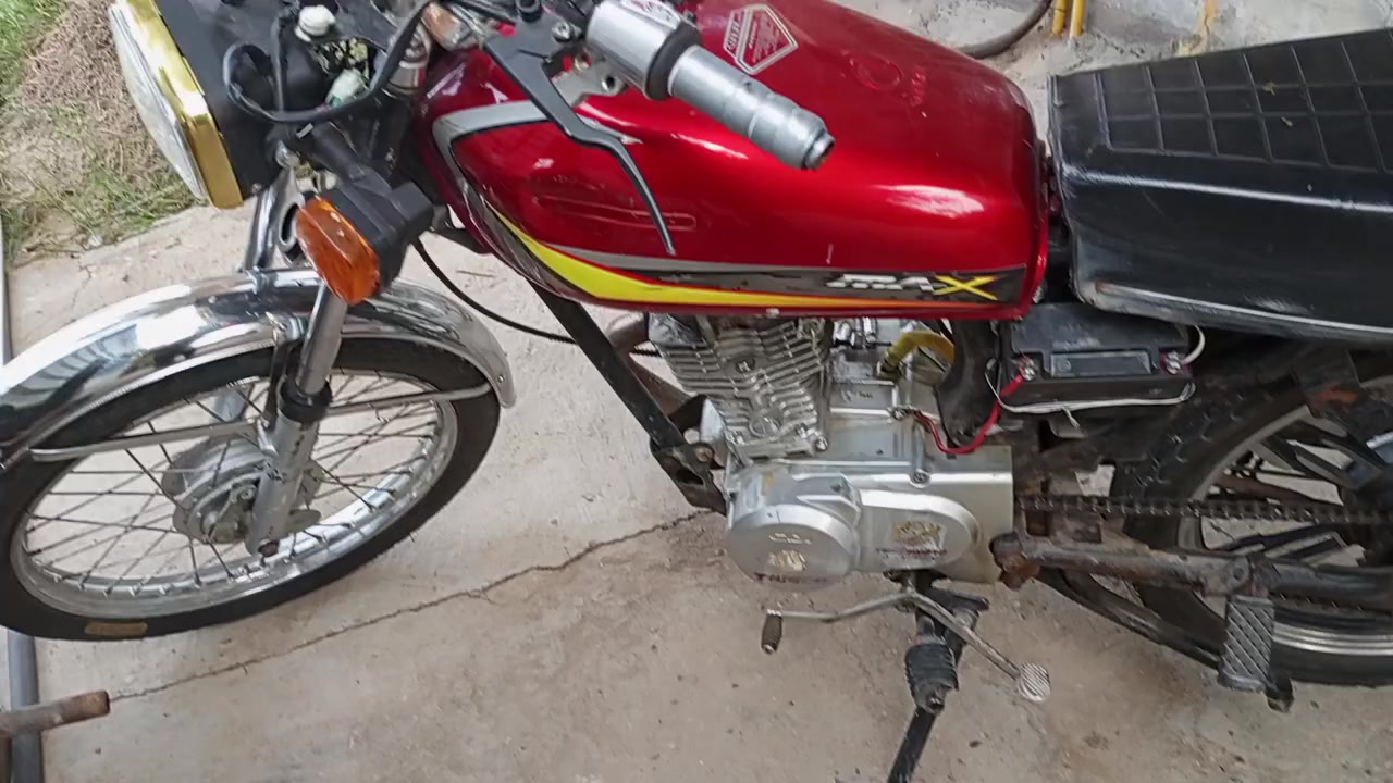 السلام عليكم للبيع دراجه ايراني تايكر موديل 2020 المحرك نضيف الدراجه نضيفه حجم 16  كلوبلت شغاله دبل اشاير شغلات المحرك مختوم المكان بغداد المحموديه سعر 360بيه مجال اتصل على هاذ الرقم ***********
