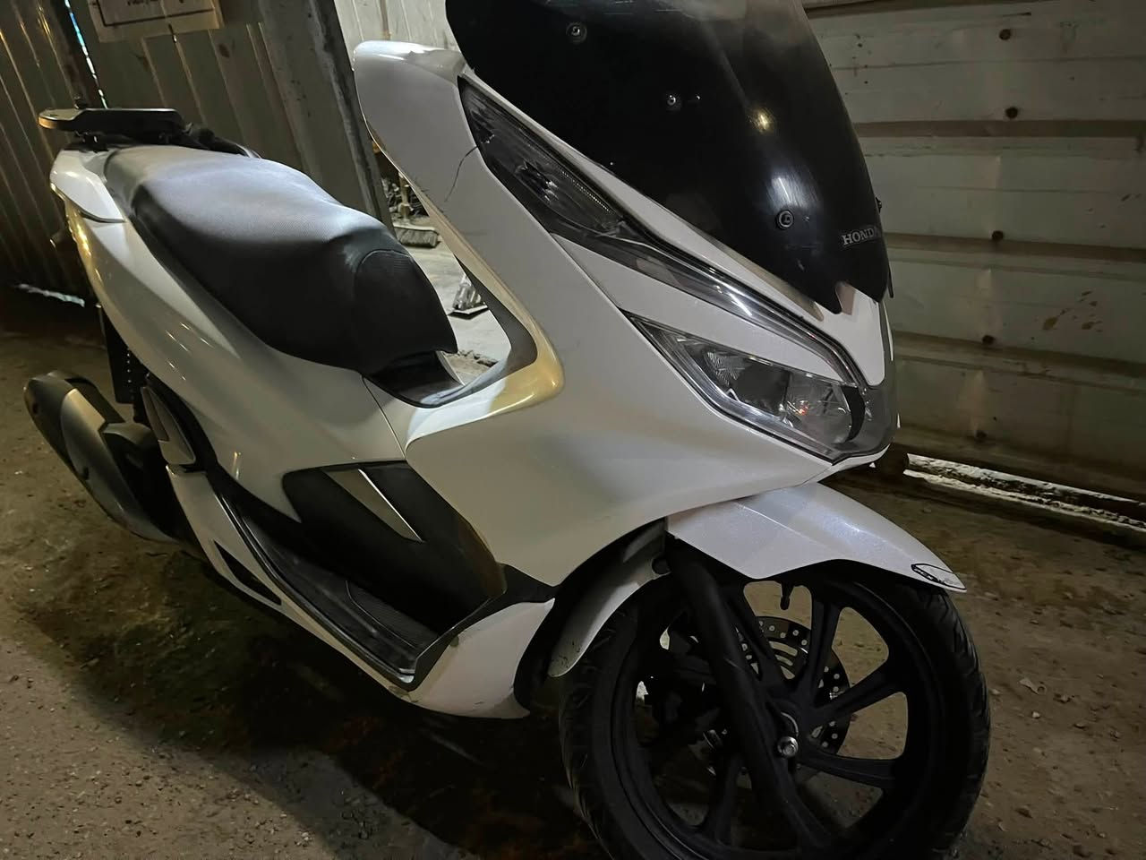 Pcx جيل الثالث ياباني مكفولة كفرات ومحرك للبيع او مراوس وي جيل رابع ياباني وانطي فرق
بغداد / حي اور 
***********
