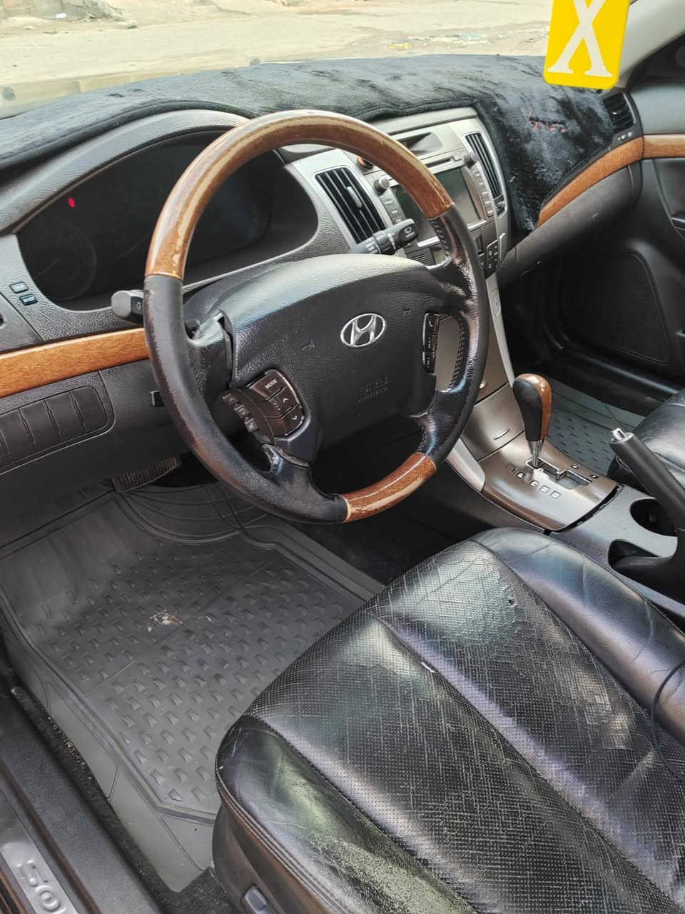 السلام عليكم سوناتا فووول مواصفات عده الفتحه دخول جديد كارتون بانزين 2000 دوش مكينه كير حداديه تبريد نقص مابيه العنوان البصره *********** مديل 2010 كصه جنطه
