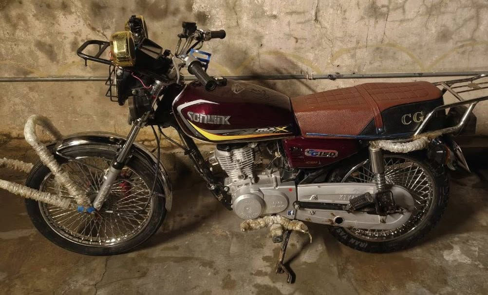 السلام عليكم ماطور البيع
مديل ٢٣ 
مكينه مبدل والفات فقط 
والباقي مابيها شي 
السعر ٥٧٥ وبيها مجال 
مكاني تكريت الاربعين 
رقمي ***********
اتصل وتدلل
