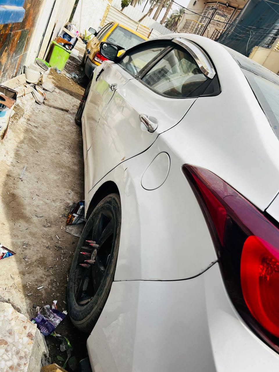 سلام عليكم
من رخصة الادمن المحترم 

النترا موديل 2013 فول مواصفات 
السياره مكلوبه ومعمره ومصبوغه عام 
المحرك 1800 دوش وبي صوت المحرك 
السعر 70 وبيها مجال قليل 
رقم السياره سليمانيه 
عنواني بغداد التاجيات 
***********
