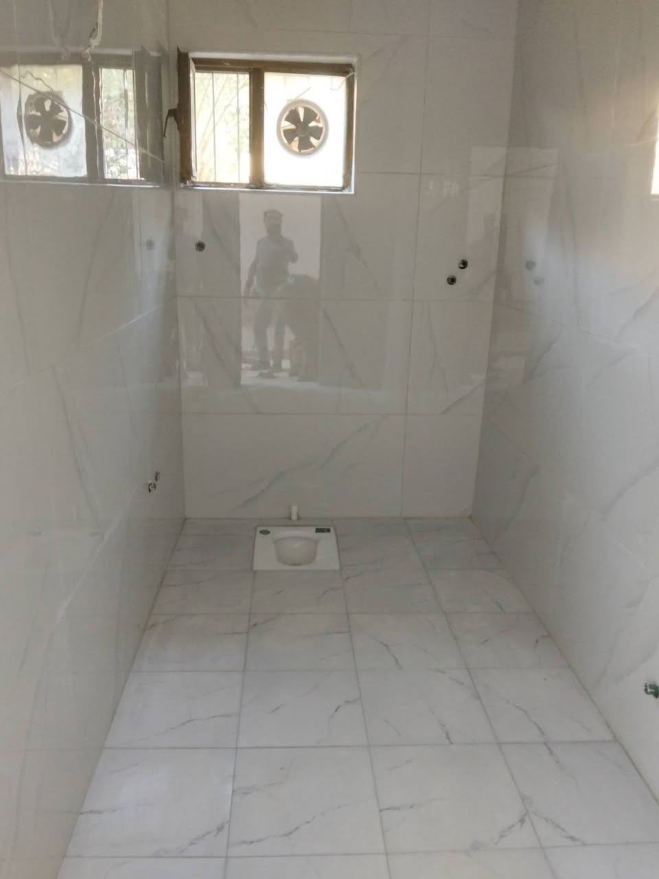 ياالله السلام عليكم خلفه متفرغ حلين عمل سيراميك برسلين مرمر كل انواع السيراميك الجدران ورضي شغل درجه أول الاستفسار 
اتصل أو وتساب *********** ابو منتظر  الناصري مركز
