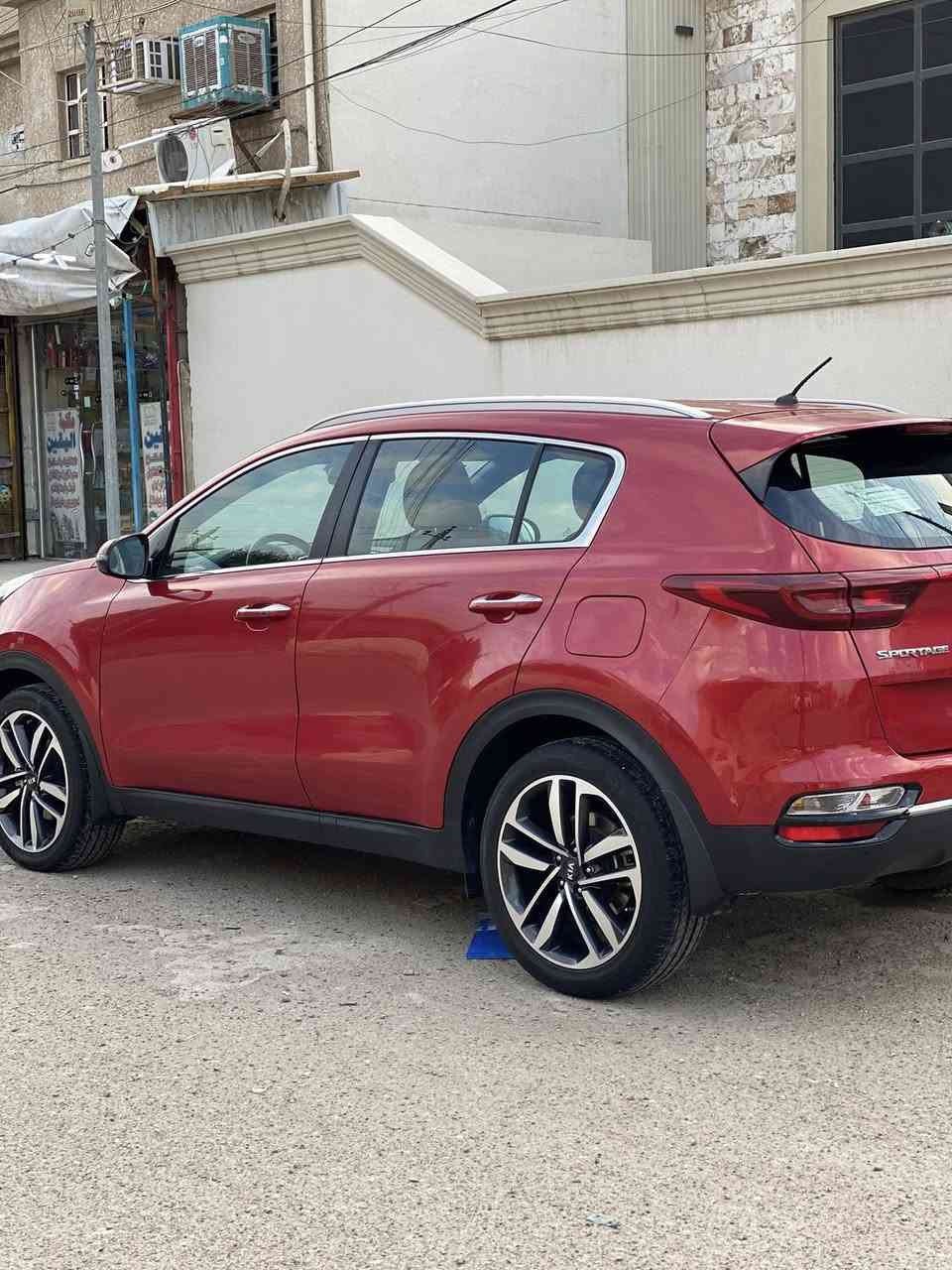 السلام عليكم
كيا سبورتج 2020 خليجي الشركة الدولية ام الضمان 
رقم بغداد الدولي الجديد هزة وسنوية جديدة بأسمي 
بصمة صندوك كهرباء ترحيب 
تبريد قطعتين تحكمات ستيرن 
داخل جلد مري شفط اشاير بالمري  حساسات امامي وخلفي  معروفة مواصفات الشركة الدولية 
السيارة جديدة وعلى ايدي لاضربة ولاصبغ فقط (ملاحضات موضحة بالسونار ) 
السعر 194  وبيها مجال 
مكاني بغداد البياع /حي الاساتذة 
 ***********
