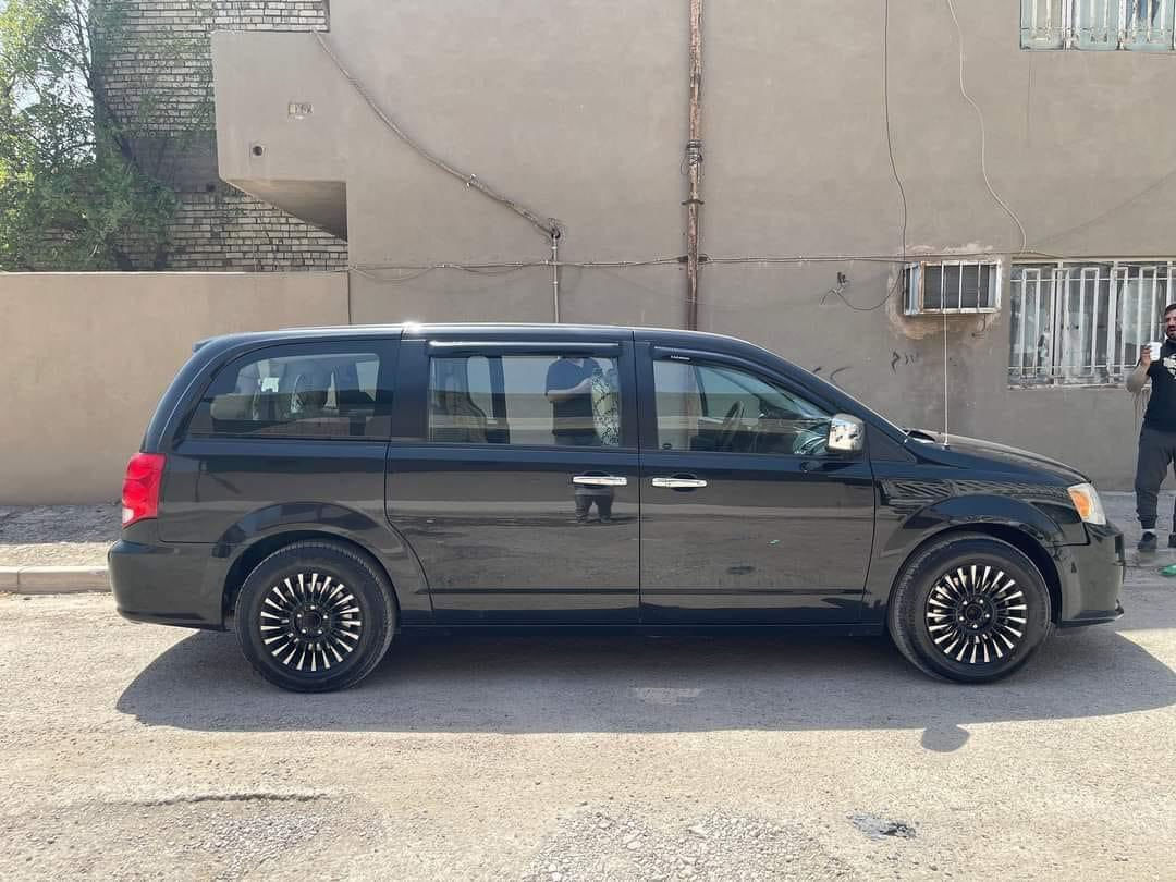 دوج كرفان للبيع موديل 2018 
رقم بغداد بسمي 
اي ستفسار اتصل ع الرقم
***********
