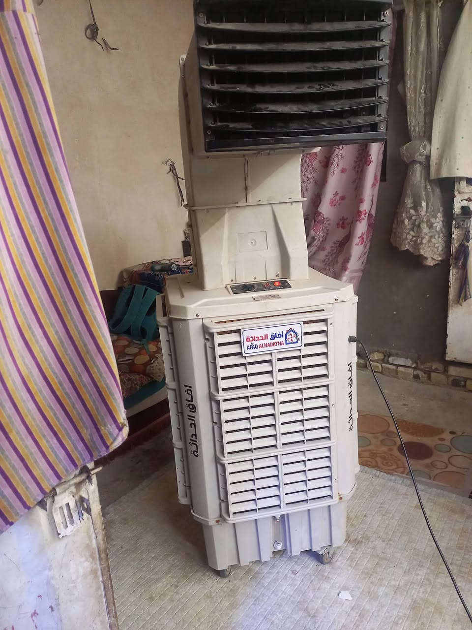 مبرده حجم ١٠٠ب٦٠نضافه ١٠٠استعمل اقل الموسم نضيفه كولش للبيع ب٣٥٠وبيها مجال
***********
