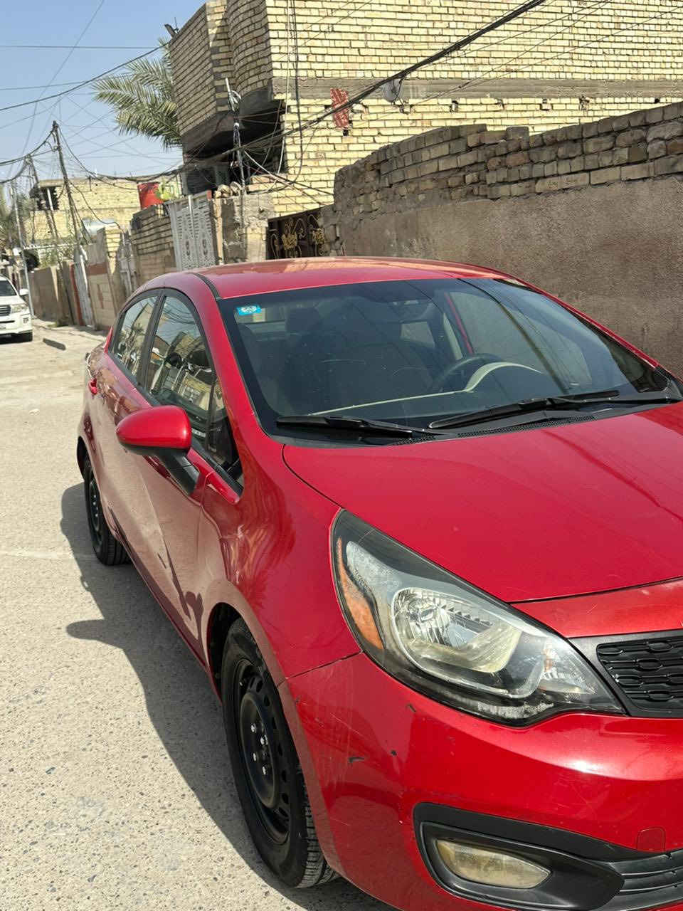 السلام عليكم كيا ريو 2013 للبيع وارد أمريكي محرك 1600 GDi
ضربتها باب السايق والي واره والجاملغ الأمامي إلي بجهة السايق 
السياره خير من الله 
مكينه وكير كفاله 
تبريد وتدفئه السياره كلش حلوه 
فقط بيها جراد أثر شمس 
السياره عارضها ب 85 وبيها مجال 
المكان بغداد البلديات 
الرقم : ***********
