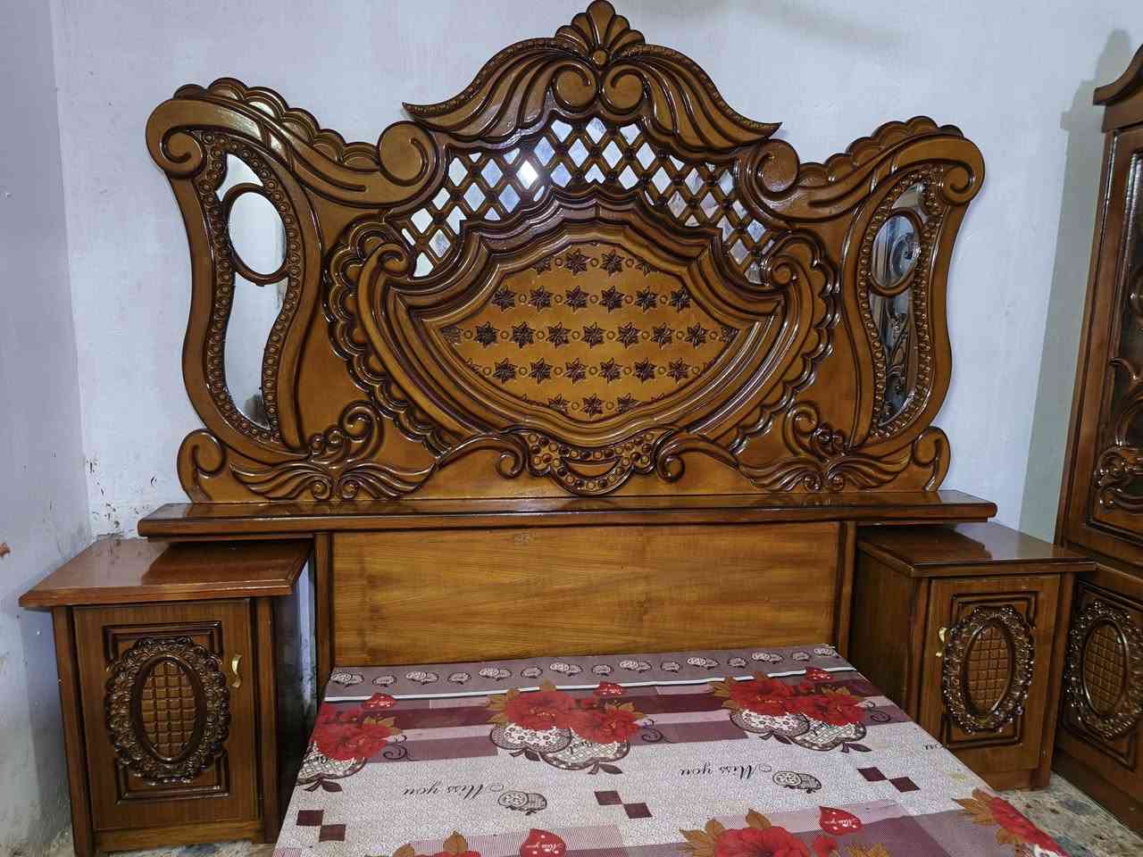 غرفه أخشاب أم السته نجاره جديده كلش نهايته ٦٥٠ مكان ناصريه ***********
