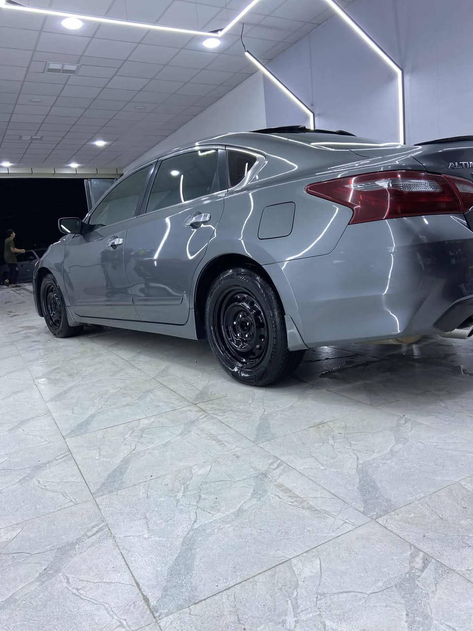 نیسان ئالتیما مۆدێل ٢٠١٨ بۆنیت چاملخ سبوغە دوو جێی تەعدیل هەیە ١٠٤ مایل ڕۆشتیە چوار تایە تازە بەستراوە کامل سێرڤس کراوە پشت و پيش تازە داگیراوە  ڕوون گێر فلتەر خارجی ١ مانگ گۆڕاوە پلاک نۆزل فیتپەم حاسەکانی هەموو شەریکە بەستراووە  سەنەوی تا کۆتائ ٢٠٢٦ غڕامە تەحوویل بە شەرت  سەیارەوکە لە کۆیەیە سعری ١٢٠$ معامەلە 
0750 080 41 80 
Whatsapp ..
Viber
