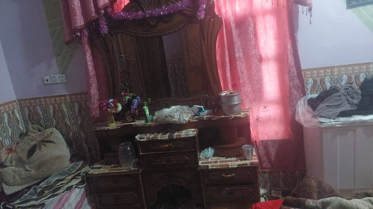 غرفة اخشاب للبيع الموقع القرنه االسعر 800بيها مجال قليل تفضلو خاص


**إذا كنت صاحب هذا الإعلان وتريد حذفه لأي سبب، رجاءا أرسل رسالة إلى الدعم الفني**