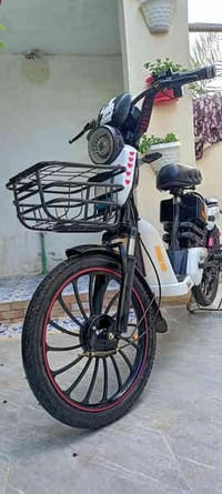 للبيع ماطور شحن حجم 20  سرعه 60 تاخذ شرط عل فحص مكاني الايمن  رقمي 075...