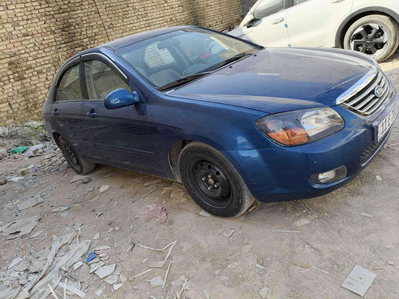 كيا سبكترا 2008 ازرق مكينه جديده توها مشدوده كير حداديه تبريد شواصي ضفيره مكفولات السياره صبغ عام جماليه شواصي تكم حوض كفاله ليبل واحد السياره جازه مابيها نقص برغي رقم بغداد باسمي شاشه كامره حادث امريكا ربع جاملغ امامي ايمن فقط السياره مصروف عليها هواي وجاهزه من الدعاميه لدعاميه صورها قبل الصبغ موجوده وصابغها فرن سعرها ٧٥ وبيها مجال مكاني كربلاء شارع المدرسي ***********
