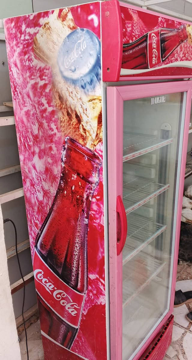 السلام عليكم 
عارضه للبيع نضيفه كلش 
السعر 300وبيهة مجال 
للاستفسار الاتصال 
***********
