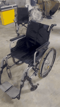 کوردی /العربیة 
عەرەبانی ئەلمانی کارپێکراو بۆ فرۆشتن 

ـ حەجمى44 ستيم
بۆ زانیاری زیاتر نامە بنێرن 

ــــــــــــــــــــــــــــــــــــ
عربانة  المانيا مستعمل للبیع 

 ـ حجم  44ستيم    

لمزید من المعلومات یرجی مرسلتنا علی الخاص

***********
