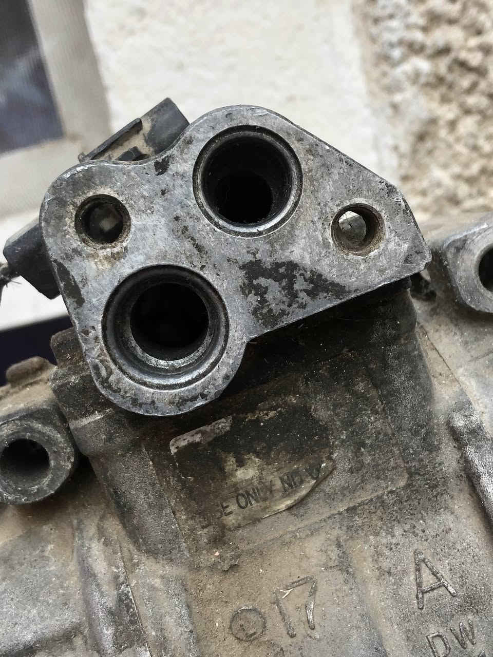 سلام عليكم كومبريسر سوناتا مقدس محرك ٢٤٠٠ كلش نضيف شرط الشد مكاني بغداد هاتف ***********
