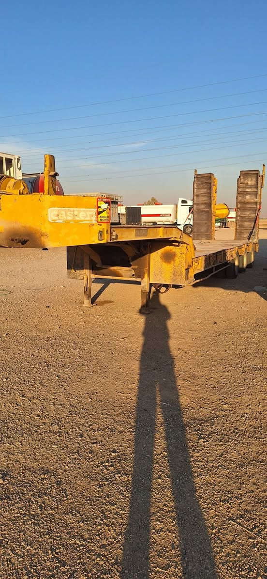 لؤدر الماني منفس ٣ دينكل طيارات ١٧.٥ مكفول كفالة  عرض ٢.٥٠ طول ٨ طول الكامله ١٢ م سعر ١٥٠ $ مجال *********** ***********
