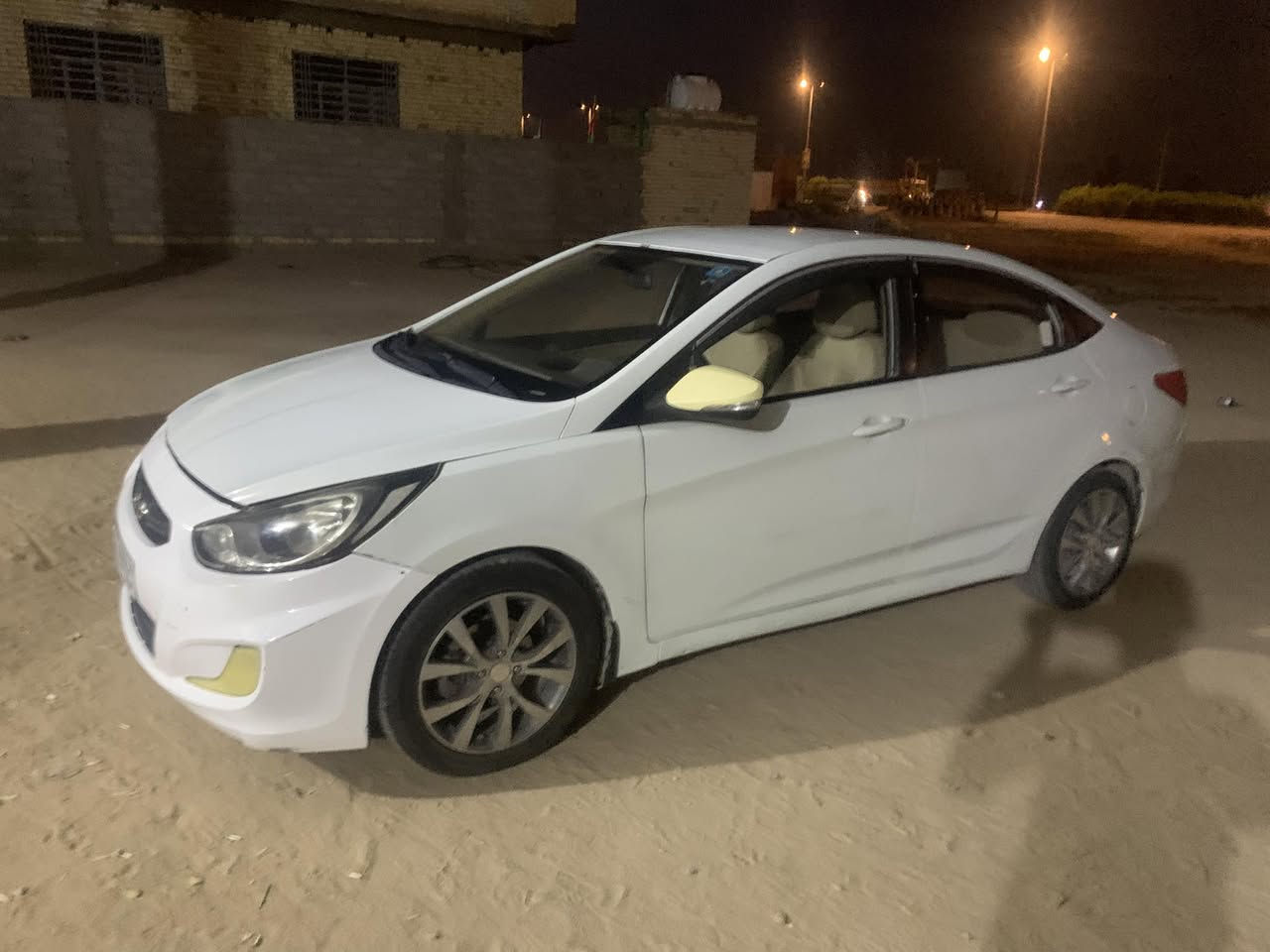 للبيع والمرأوس اكسنت 
محرك1600 / 2012 
رقم نجف انكليزي  
ب ٧٥ وبيها مجال لشراي … ***********
مكان السياره بابل الكفل
