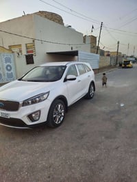 سورنتو 2015 خليجي 6 سلندر  بيها تبديل باب فقط أثر شخط. ماشيه 190 استخد...