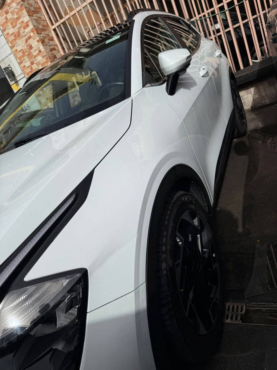 سلام عليكم 
للبيع 
كيا سبورتج 2023

خليجي كفالة 

سقف بانوراما 
بصمة
كشنات تدفئة تبريد
كشنات كهرباء
كشنات جلد كنتارة 
ستيرن هيتر 
صندوق كهرباء 
3 وضعيات قيادة 
داخل وخارج بلاك بيانو 
تشغيل عن بعد 
بصمتين 
بعد بيهه مواصفات

سيارة ماشية ،23 الف 
رقم اربيل شرط تحويل مباشرة سنويه هزه جديد 
230 ورقه وبيها مجال قليل 
اي استفسار 
*********** ابو احمد 
مكان بغداد البياع معرض المنار الحديث شارع 2
