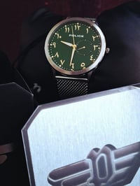 ساعة بوليس • راسلني • قابل للتفاوض