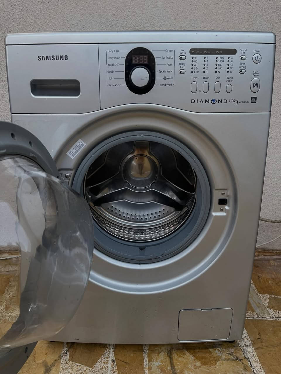 غسالة ملابس سامسونك جديد استعمال قليل 7 كغ للاستفسار الاتصال على الرقم ***********
