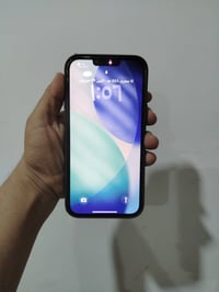 ايفون ١٣ برو ماكس • ٢٥٦ • زوم x2 ما يشتغل