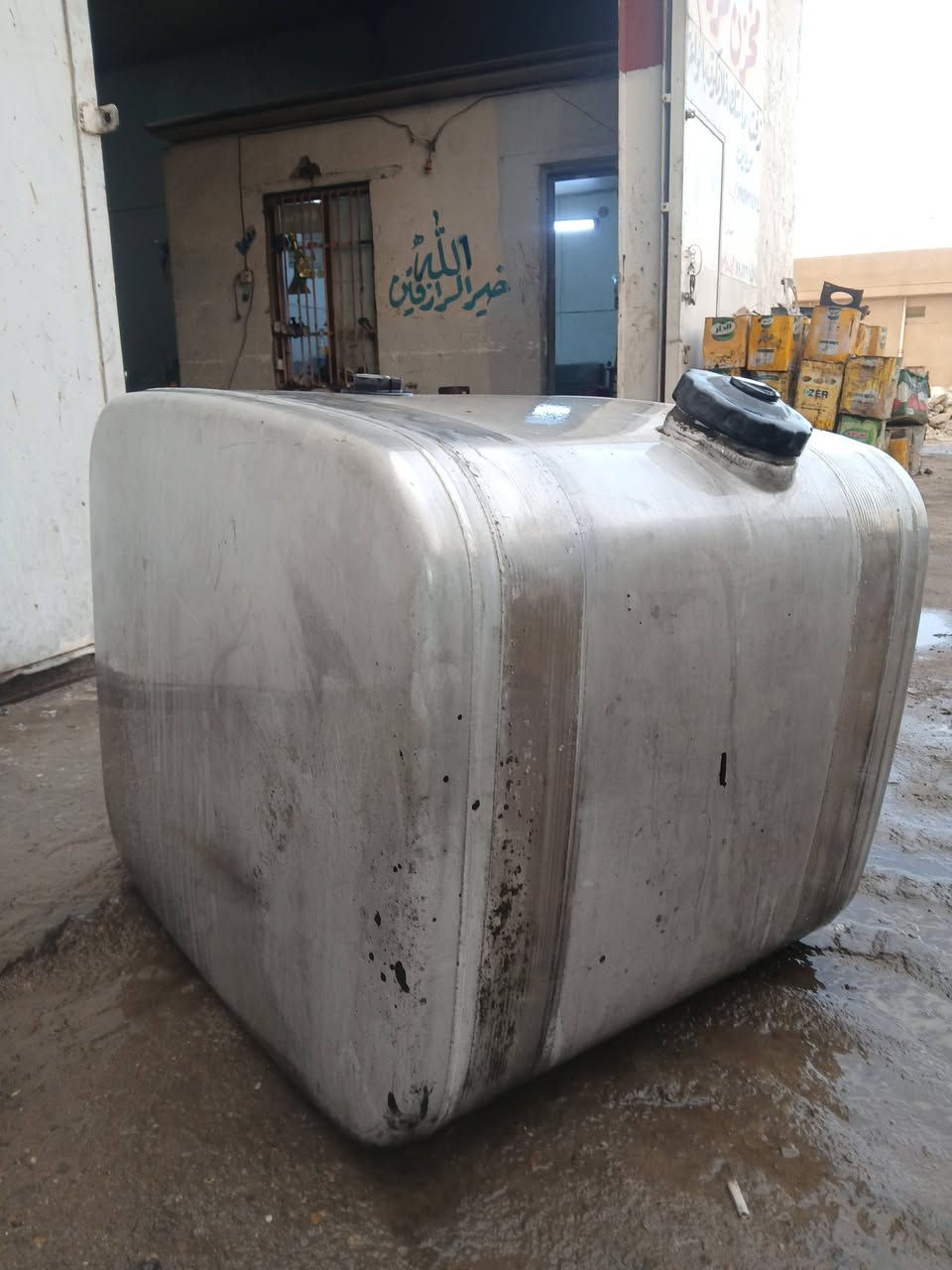 تانكي كاز مال اكتروس للبيع يشيل ٢٠٠ لتر هوا وقواعده 
لاتصال ***********
