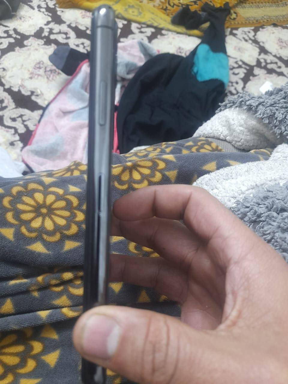 ايفون 11 برو ماكس بطاريه 82 الذاكرة 256 شاشه مبدله الشاشه بيها شويه سود جوه السعر 250 وبي مجال للطيبين العنوان مدينه الصدر للاستفسار ***********
