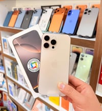 آيفون ١٦ برو ماكس • ٢٥٦ • بطارية ٩٨%