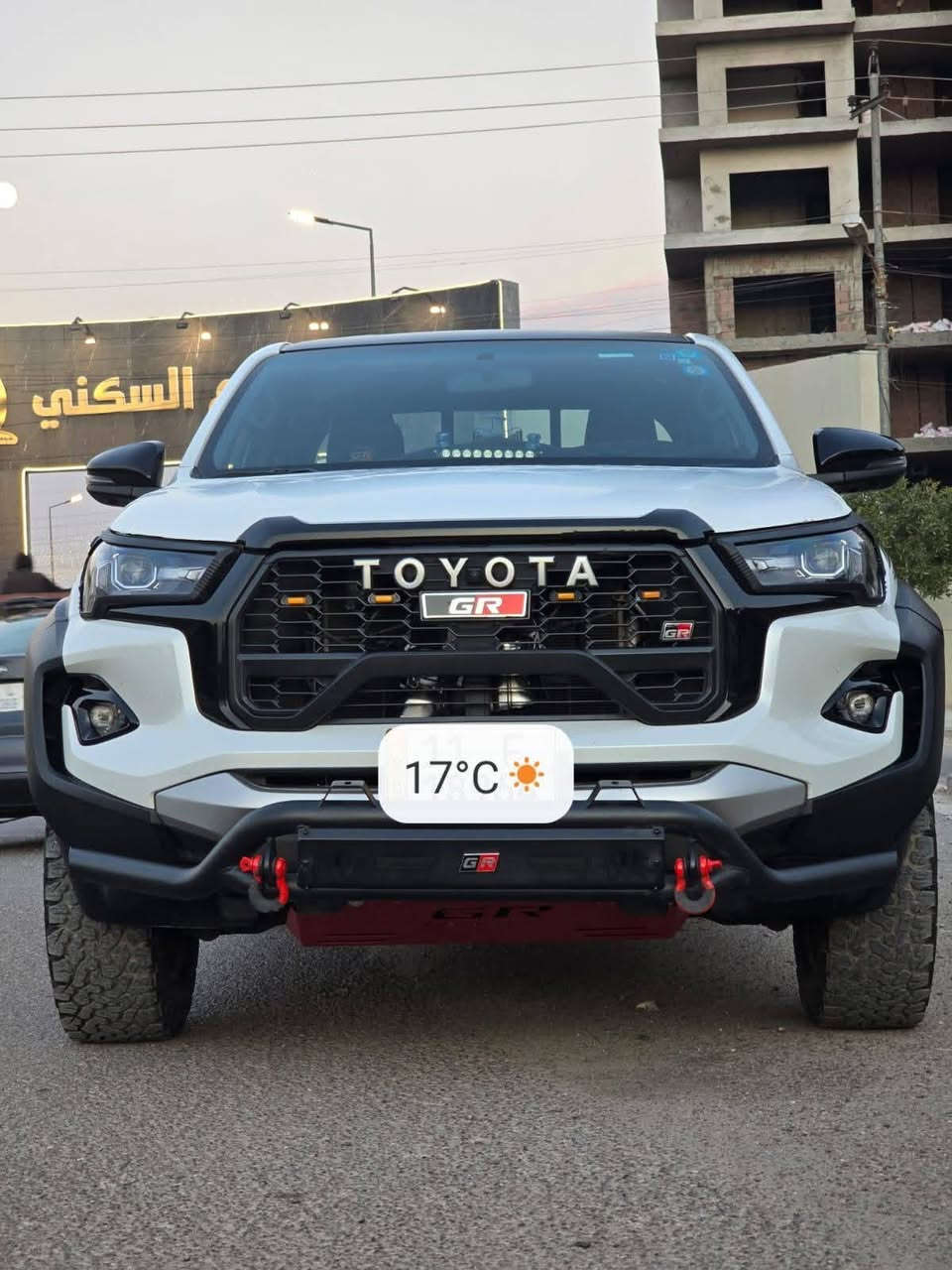 تحيه طيبه
بيكم هايلوكس جي ار سعودي ام المنفاخ دبل سنتر لوك 
مكفوله كفاله عامه ماشيه ١٨ الف السياره عليها تجهيز من عالم السيارات تلبيس دوشمه جي ار كاعيات كاربون فايبر مازدات 
درع محرك درع امامي هوك خلفي هواي غراض تخم تاير كودرج جبلي هواي بعد تفاصيل رقم بغداد بسمي  مكاني بغداد البياع الشهداء  
***********
***********
