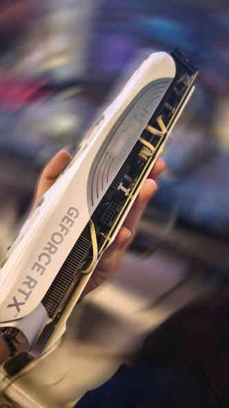 اهلا شباب عندي كارت مستعمل 
4070Ti Super OC 
براند زوتك استعمال 9 اشهر تقريبا يجي لون ابيض باكيت وكلشي متوفر كارت نضيف لطيف 
السعر : 900 الف عراقي قفل ما بي مجال 🤝
مكاني البصرة الجزائر 
رقمي *********** متوفر وتساب اي سؤال استفسار
