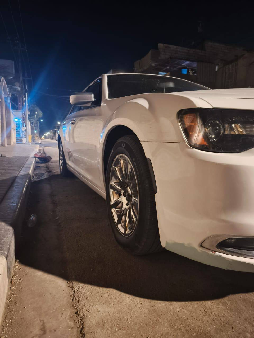 السلام عليكم سياره اوبامه مديل2012 السيارة محدثه2015 بس البجم السياره رقم بغداد راعيه بل بصره السياره وارد أمريكي بيهه طخه بل خشم مال مدكر الكدام والبنيد يعني بدون شاصي ولا تبديل بيهه أربع قطع صبغ مثل ما واضح بل صور وبعد أحلى من الصور السنويه ل2026 بشهر الخامس تتنهي المكان البصره القبله رقم الهاتف ***********السعر 160 وبيهه مجال غليل
