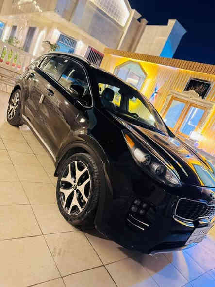 السلام عليكم ، كيا سبورتج 2017 SX
بيع. مستعجل السعر_١٤٣ قفل ققل
(( أعلى فئة بالسبورتج وبالكوري كلة 💯 ))
السيارة Full options 
محرك 2000 T GDI يعني طيارة ارضية ✈️
236 حصان 🐎 
AWD دفع رباعي 
المواصفات / 
* بصمة
* بانوراما
* شاشة اكبر حجم 
* مازدات خلفية LED 
* انضمة زينون كاملة متحركة عند التشغيل 
* بلوجكترات 4 LED FULL
* تبريد قطعتين
* كشنات تدفئة + تبريد 
* كشنات جلد كهربائي
* دخول ذكي 
* اضوية ترحيب 
* ستيرن تدفئة 
* نضام Bluetooth
* نضام CarPlay
* نضام Android 
* جنطة ذكية 
* نضام ABS 
* انضمة قيادة SPORT + ECO
* نضام تحديد مسار 
* نضام كروز 
* ويل اكبر حجم 23
* مرايات كهربائية 
* فرامل الكترونية / AUTO Hold
* نضام Airbags full 
* رادارات جانبية
* رادارات خلفية
* رادارات امامية
* ••••••••••••••••••••••••••••••••••
والحلو بيها نضام سماعات Harman Kardon
يعني دمام ونقاوة وصوت عيش اجوائك ، 🔊 
••••••••••••••••••••••••••••••••••••••• 
الحادث / السيارة بيها فقط بارد بدون قطرة صبغ 
المسافة المقطوعة / 73000 mi 
العنوان الشعب 
 
رقم الهاتف / *********** واتساب
