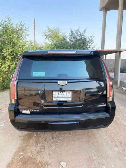 كاديلاك سكاليد 2020 خليجي 
سبورت بلاتينيوم كشنات VIP

لون اسود 

ماشية 132 حقيقي بدون تنزيل 

السيارة جديدة بمعنى الكلمة واحلى من الصور مكفوله كفاله عامه من الصبغ والبارد والتبديل شرط الفحص 

مواصفات سبورت بلاتينيوم فول 1/1 
شباك اسود بلادي مال سبورت بلاتينيوم 
كشن خلفي منفصل قليلات يجن منفصل
كشنات الاماميه مساج وتبريد وتدفئه
جميع الكشنات الاماميه والخلفيه كهرباء
كامرات 360 المرايه الوسطيه هم كامره
السياره بيه اصطفاف ذاتي ومفعل بلعراق وبدون تخطيط ( تطبك وحده وين متريد وبدون اي تدخل من السايق)
شاشه بالسقف
جنطه كهرباء
قاصه 
ثلاجه وسطيه
دوسات كهربائيه تنزل وتصعد عند فتح الباب
اناره ترحيب بيدات الباب
وبعد كلش هواي مواصفات ……..

رقم بغداد 

مكان السيارة محافظة المثنى 

السعر  450 وبيهة مجال حك الجثة 

تلفون ***********
