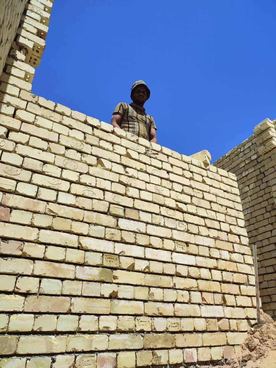 سلام عليكم خلفه بنا متفرغ حالين ***********
