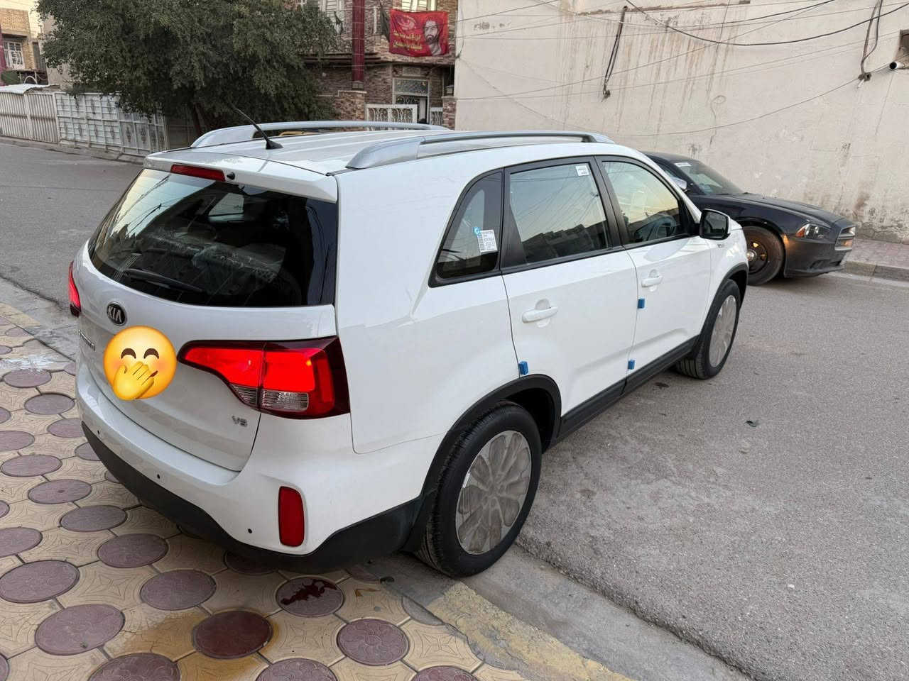 زيرو #اخت_الزيرو 
سلام عليكم 
سورنتو  2015 خليجي كفاله عامه 
وارد كويتي اصلي ساير
فول  مواصفات كويتي اصلي 
مكفولة من صبغ وتبديل وبارد وشخط كفالة عامة شرط سونار 
ماشيه  25 KM حقيقي 
كشنات جلد اصلي 
اريل نفيگيشن 
لد امامي وخلفي 
حساسات خلفي امامي 
 6 سلندر 3500
وباقي المواصفات المعروفه
رقم بغداد تحويل نفس اليوم بسمي
سيارة جديده بوضع الزيرووو سعرها معقول بلعافيه ع الياخذها
للإستفسار *********** مكاني بغداد واسف على الاطاله
