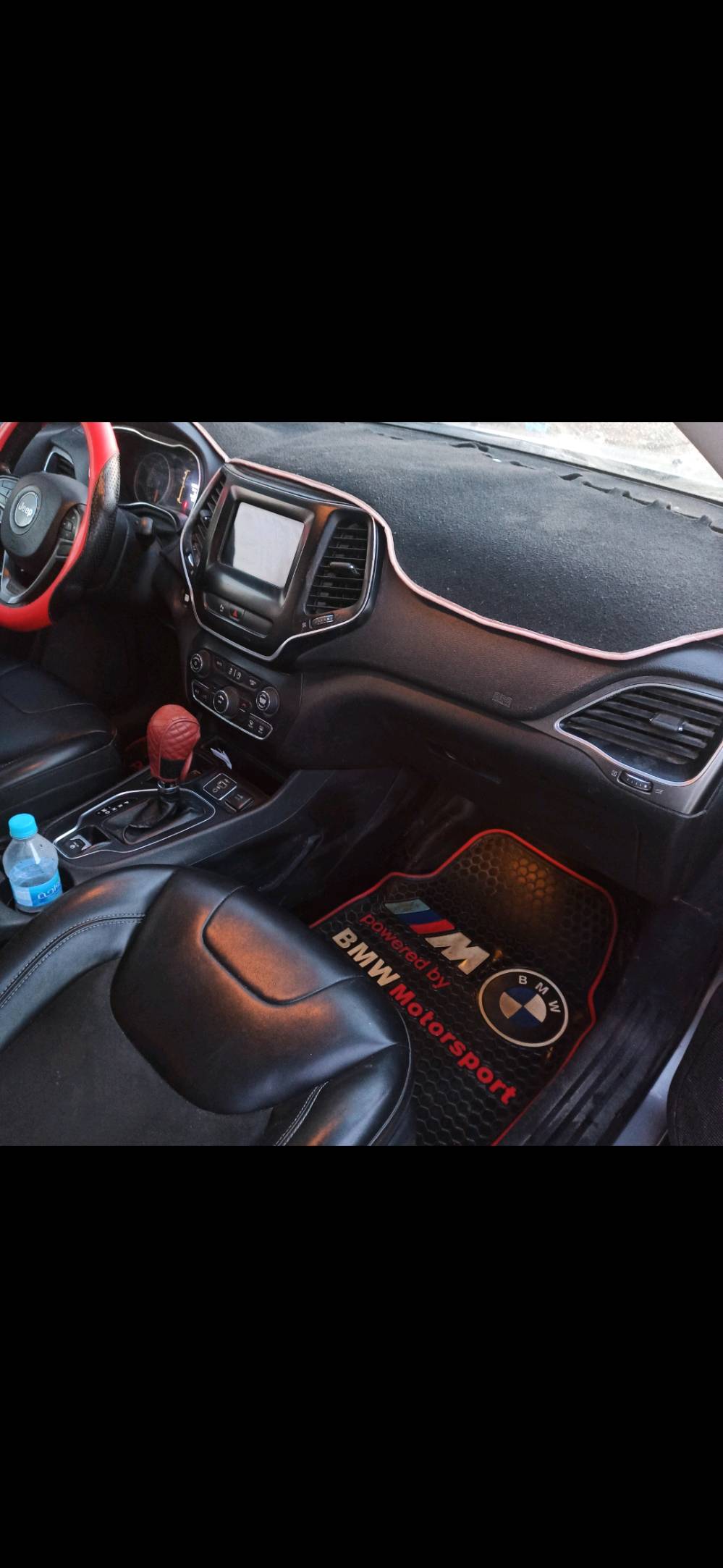 للبيع جيب شيروكي موديل 19مكينه 2400 اربعه سلندر ..بيه تصليح قماره+جاملغ امامي +بنيد ..السياره جاهزه وخير من الله تبريد جاهز المكان ديوانيه السنيه 