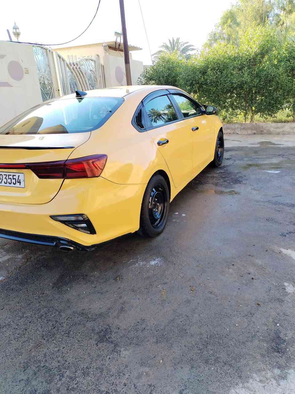 سلام عليكم 
فورتي موديل 21 
مكينه 2000 دوش وارد امريكي
كير محور at
منضومه غاز 
مابيها حادث بلعراق بس حادثها ب امريكا
بدون ايرباك 
مكينه وكير خير من الله 
ماشيه 95الف 
للستفسار ***********
