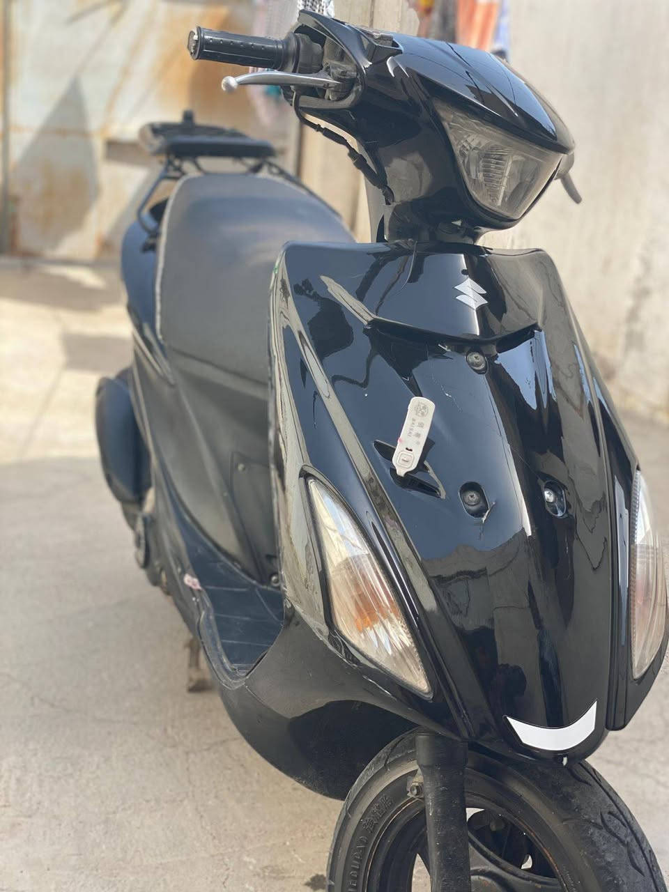 سلام عليكم حبايب دراجه ادرس ياباني محرك مامفتوح كهربائيات كلها شغاله اشاير دشبول لايتات الكفرات بلاديه فقط لامامي مبدل دراجه اخت الجديده سلف هندر خير من الله محتاج وريد ابيع نضافه 90 %100 رايدها ب 450 وبيها مجال ولشراي يشلع عيوني الخاص مفتوح وهاذ رقمي ***********
