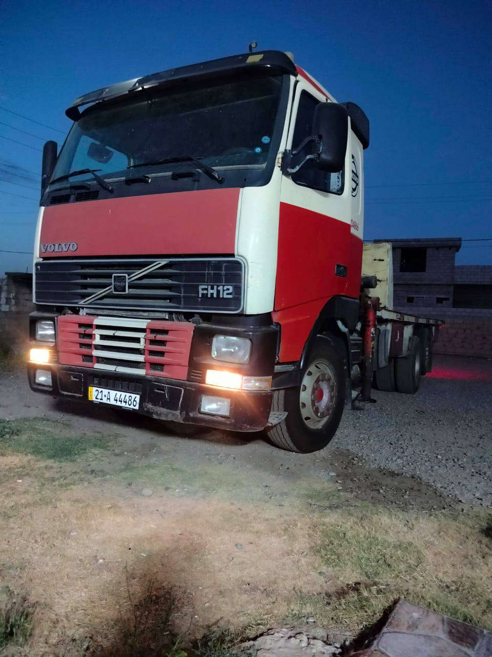 السلام عليكم فالفو للبيع موديل 2001 جهاز بافنگر 7 طن رقم سليمانيه سنويه جديده سياره كفاله ***********
