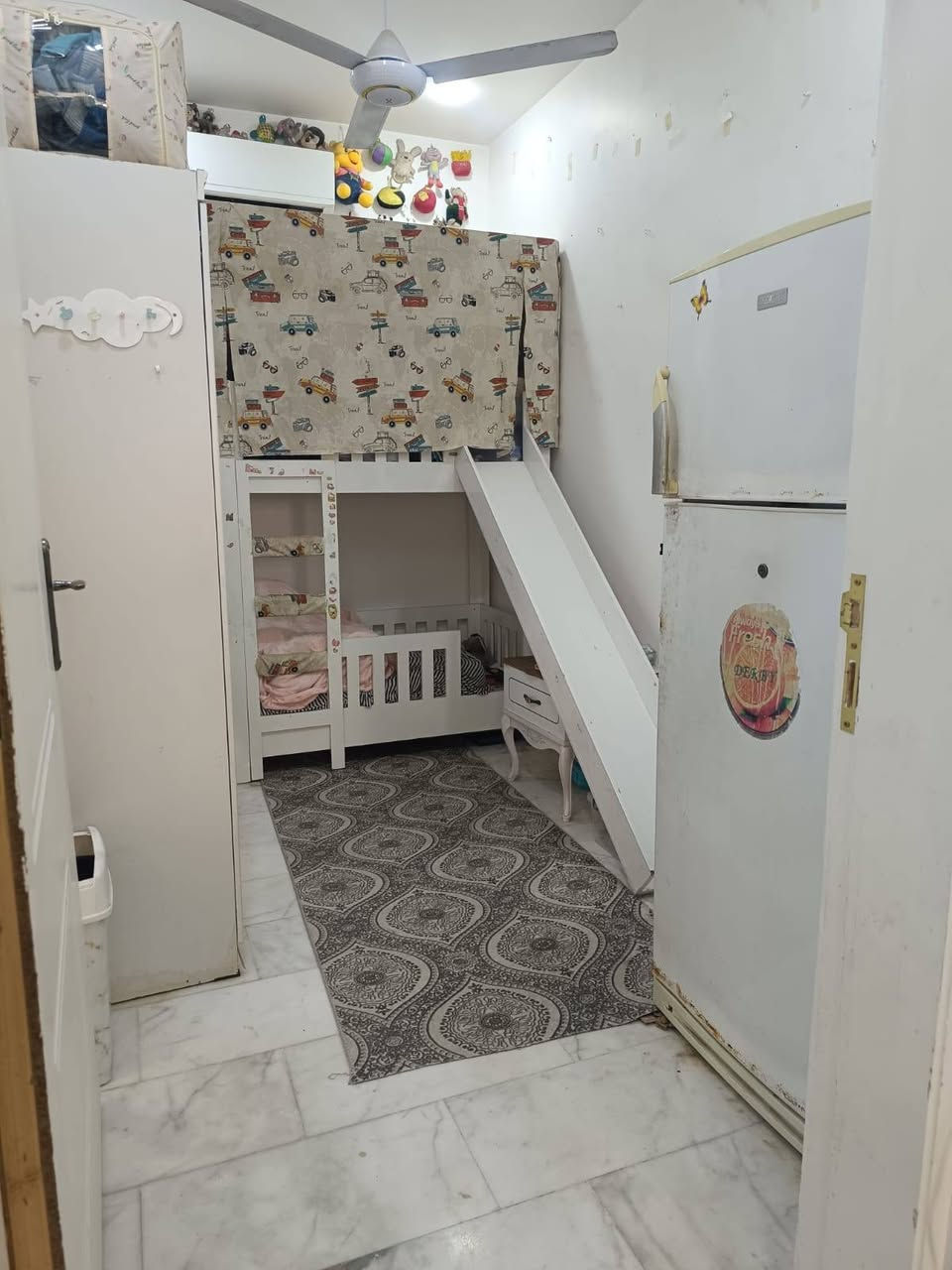 بيت للبيع حي الفرات مقابيل كلية الطب  طابو صرف مساحة 101 مترر البيت مربع
البيت يحتوي على غرفة مع صحيات منفردة
غرفة اطفال 
منور 
براني 
صالة كبيرة ومطبخ 
صحيات خارجية
 عالي عن الشارع
بيت بناء نهاية ٢٠٢٢  رفت كونكريت مسلح افضل نوعيات المواد تم استخدامها بيت نضيف جداً ماتخسر عليه اي شي مجرد تجيب غراضك
علماً ان البيت مطلوب اسكان 58 مليون 
للاستفسار مراسلة الصفحه


**إذا كنت صاحب هذا الإعلان وتريد حذفه لأي سبب، رجاءا أرسل رسالة إلى الدعم الفني**