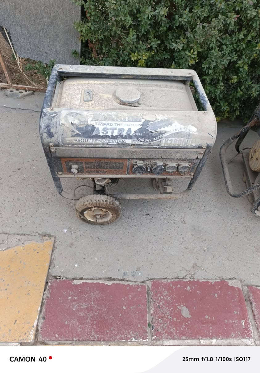 المولدات البيع شغالات فقط متروكات سعر كلهن ب325وبيهن مجال بصيط شراي يتصل ***********
