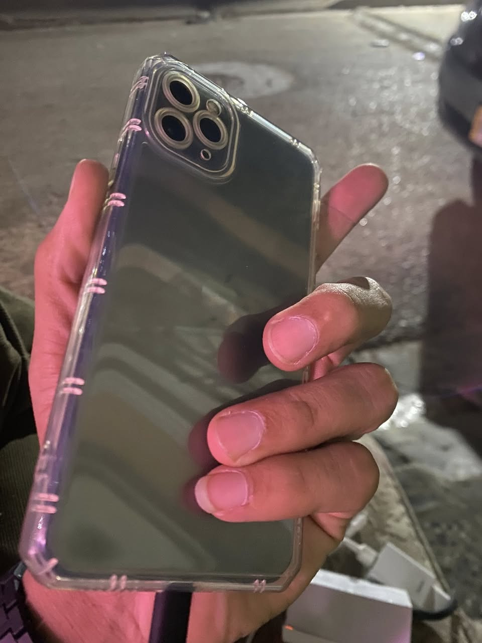 ١١ برو ماكس  زيتوني جهاز نظيف جداً مبدل شاشه ٣خيارات كلش حلوه فيس ايدي واكف٢٢٥ سعره ويا حافظه  جهاز مال بيت مكاني بالزعفرانيه*********** حبايب لحد يكسر بالجهاز  ميعجبك اكتب كلمه طيبه واعبر المنشور 🩶
