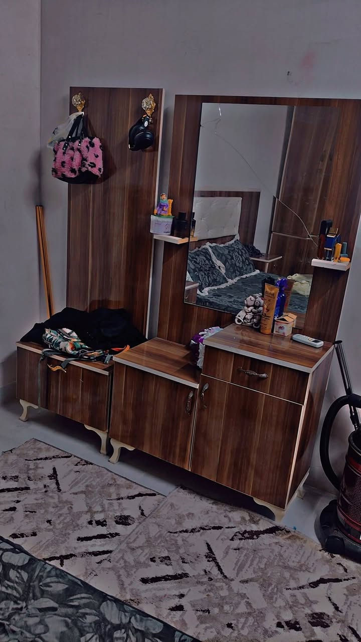 غرفه للبيع نضيفه المكان كركؤك
***********
