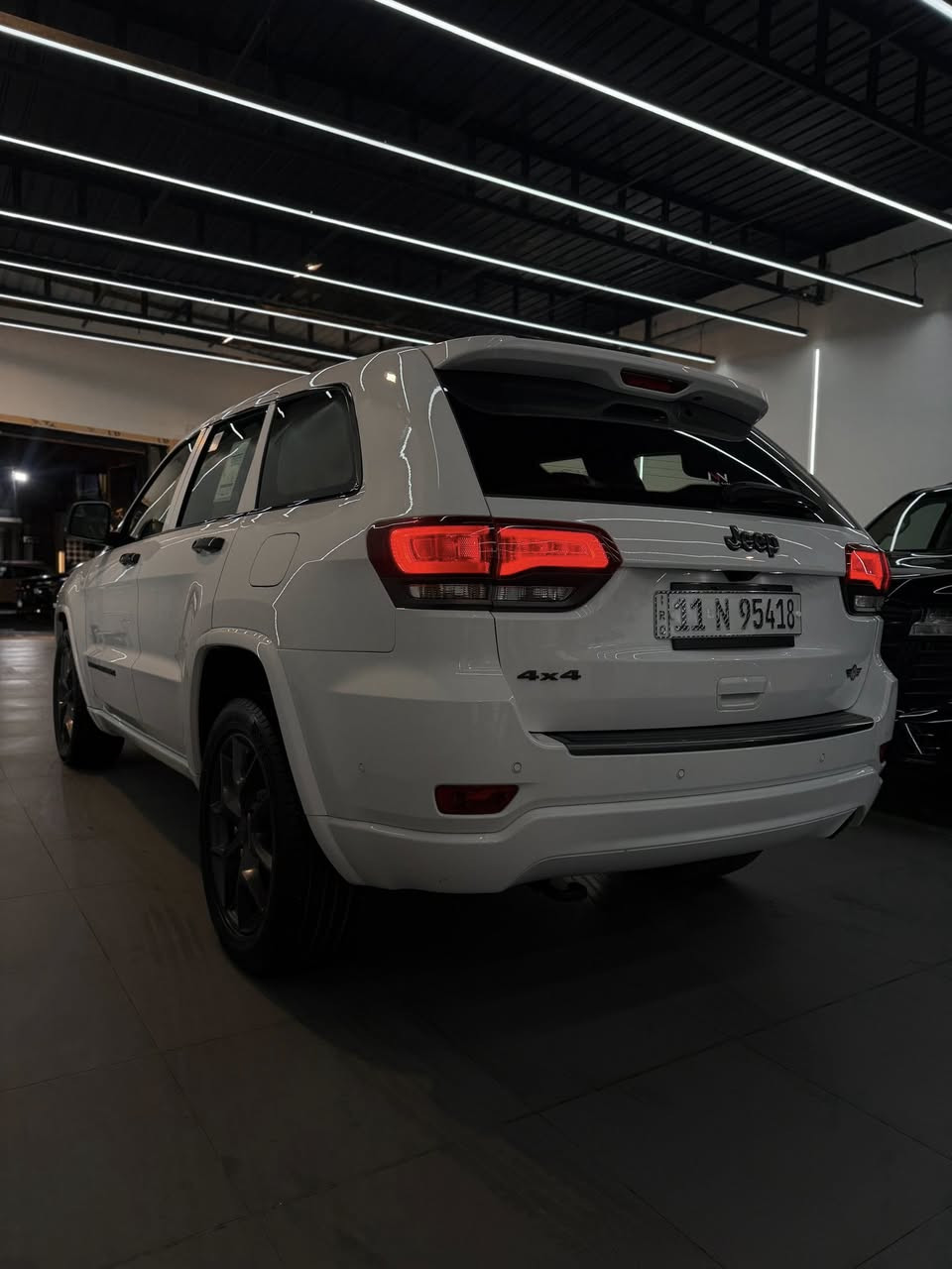 قطعه من النوادر 📍👨🏻‍🦳
سلام عليكم جيب  فول 1/1  (  جديده اخت زيرو)

الموديل 2021  (خليجي) . وكالت هارلم السياره 

اللون: ابيض 

المحرك : V6.  3.6L . 

العداد :  46 الاف mi  شرط حقيقي .  

رقم بغداد الجديد كامل تحويل ثاني

 سياره بعده بوضع شركه نايلون الشركه بل كشنات 

  

المواصفات فوول للخير 

*قياده ذاتيه 

*داخل ماروني 

* دفع رباعي 4x4 . 

* رادار جانبي مع مانع تصادم .

* تحذير الخروج عن المسار ⚠ . 

* تحذير النقطة عمياء ⚠ .

* شاشات خلفية . 3

*داخل جملي قرميدي المميز 

* نظام الاسطفاف الآلي (اوتو بارك) .

* ويل قياس 20 انج .

* سقف بانوراما . 

* شاشه كبيرة 8.4 انج . 

* نظام الخرائط (GPS) .
. 

* ستيرن كهربائي . 

* المصابيح الأمامية زنون .

* كشافات الضباب زنون .     

* تشغيل عن بعد .

* صندوق كهربائي .

* مقصورة الركاب من الجلد الفاخر .

* حفظ وضعيات الجلوس (ميموري) . 

* المقاعد الأمامية كهربائية .

* المقاعد الأمامية تبريد وتدفئة .

* المقاعد الخلفية تدفئة .

* مشغل اقراص CD/DVD . 

* سستم صوت هارمون كوردون . 

* حساسات أمامية

* حساسات خلفية . 

* كاميرا خلفية .

* تدفئة ستيرن . 

* بخاخ ماء على المصابيح الامامي.

* المرايا الجانبية قابلة للطي .

* مرايا متحسسه للضوء العالي . 

* مانع تصادم خلفي .

* مقود السائق من الخشب . 

* بلوتوث تلفون . 

* محدد سرعة . 

* نظام التشغيل والاطفاء الاوتوماتيكي ( Auto Start System ) .

* نظام بريك اوتماتيكي ( Auto Break System ) .

رقمي ***********

 

مكاني بغداد
