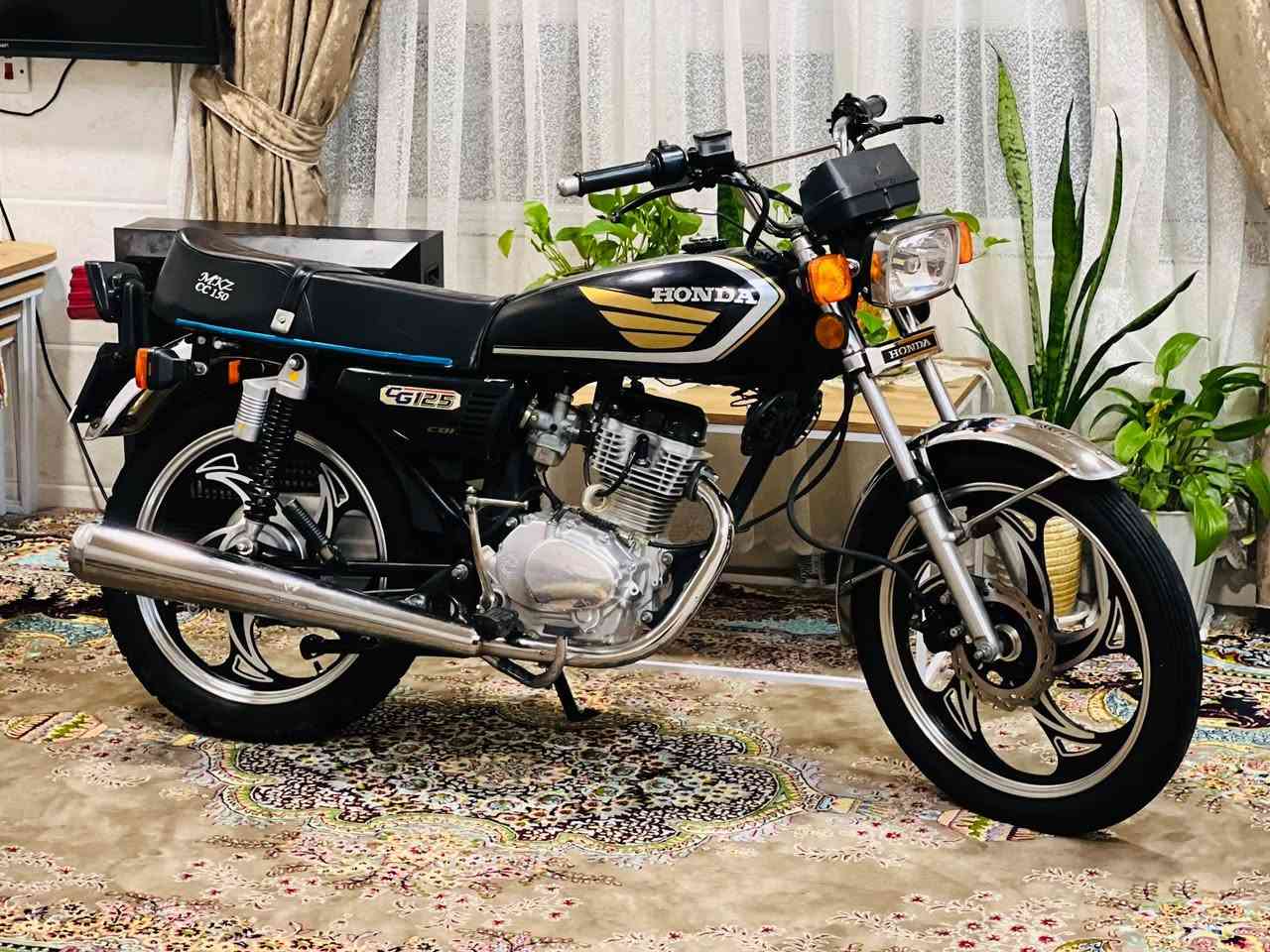 ‎ئەم گوڵە بۆ فرۆشتن 
ماتۆڕەکە تابڵێی پاکوو خاوێنە 
تایە بۆتایە بەشەرت ٢٥٠  مەسروفی نیە‎ Singapore


**إذا كنت صاحب هذا الإعلان وتريد حذفه لأي سبب، رجاءا أرسل رسالة إلى الدعم الفني**