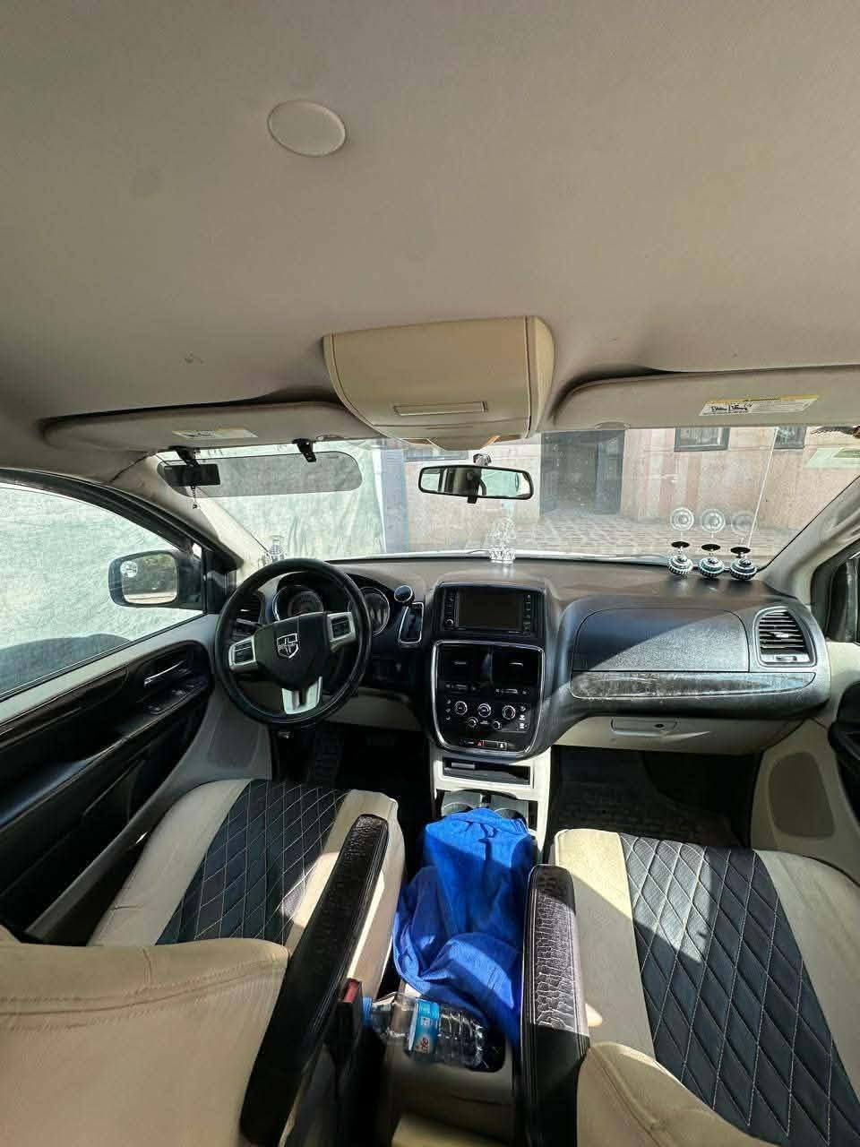 السلام عليكم كرفان موديل 12 مكفوله كفاله عامه حداديه جديده تبريد 3قطع جام سياحي تخم تاير السياره كلين كفاله من الظربه والصبغ الاتصال *********** للسعر 128 وبيها مجال رقمهه شمالي شرط التحويل العنوان كركوك
